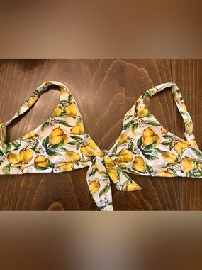 Nip Tuck Lemon Bikini Top 8. Worn once